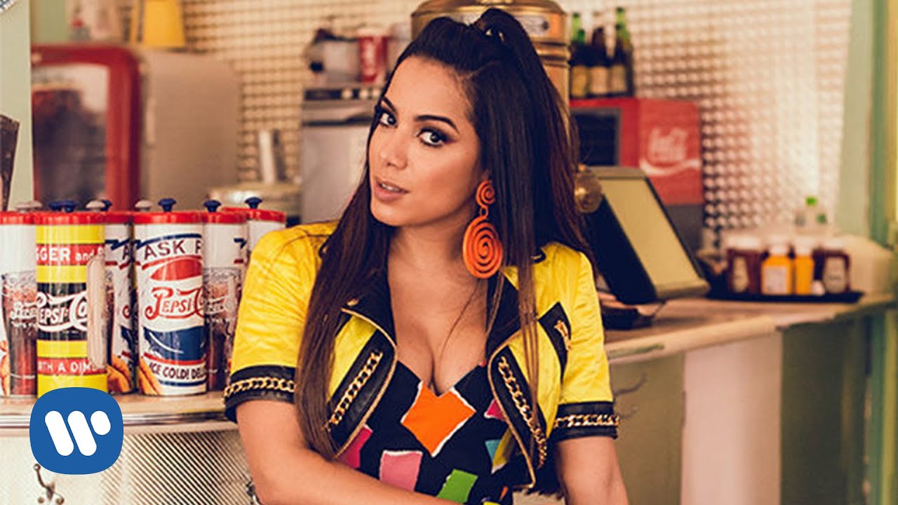Anitta – Deixa Ele Sofrer Music Video