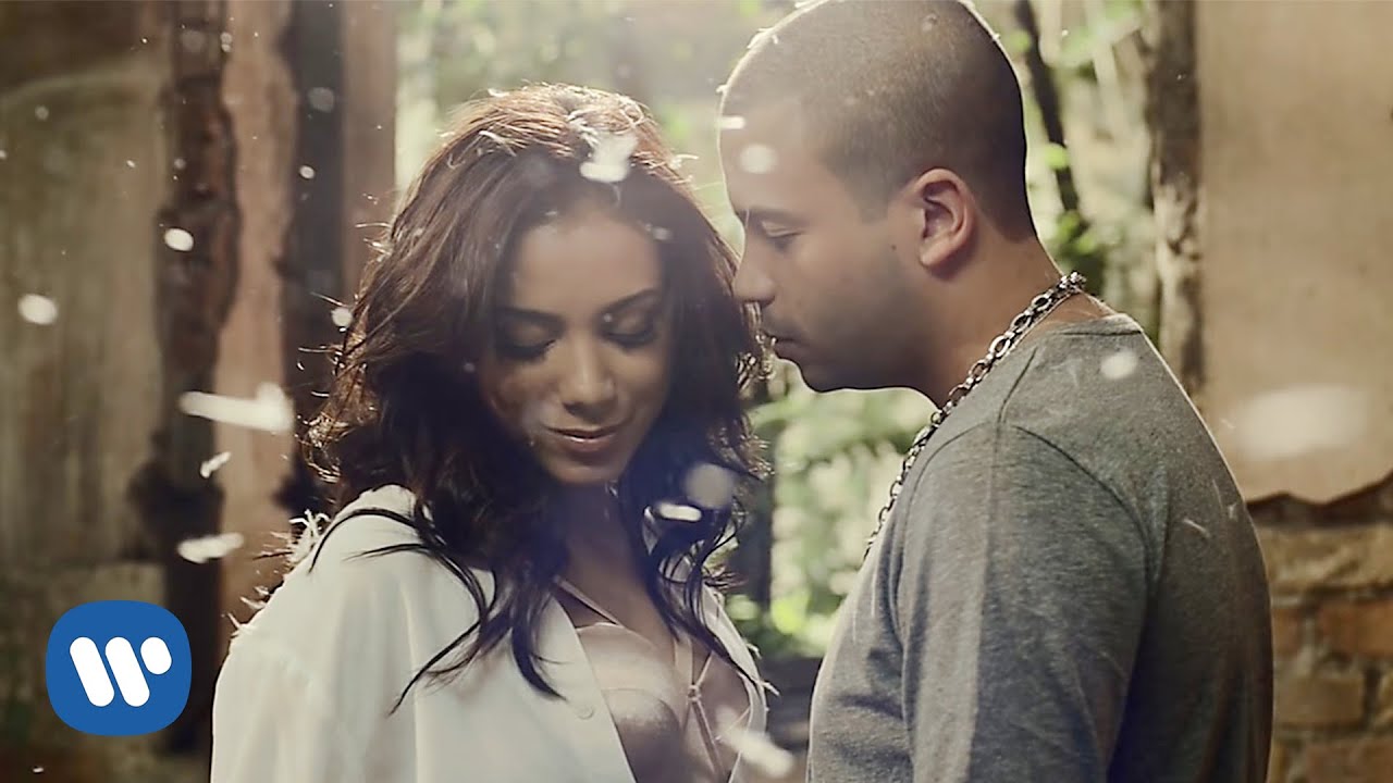 Anitta – Cobertor Music Video