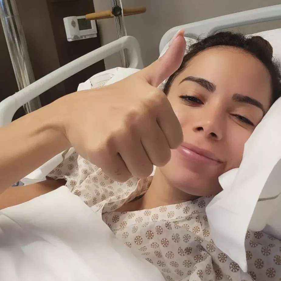 anitta at the hospital